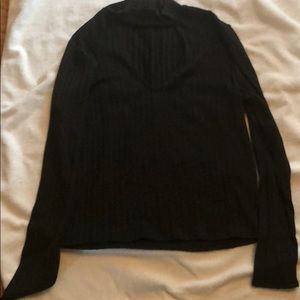 Woman’s shirt size S great style great shape